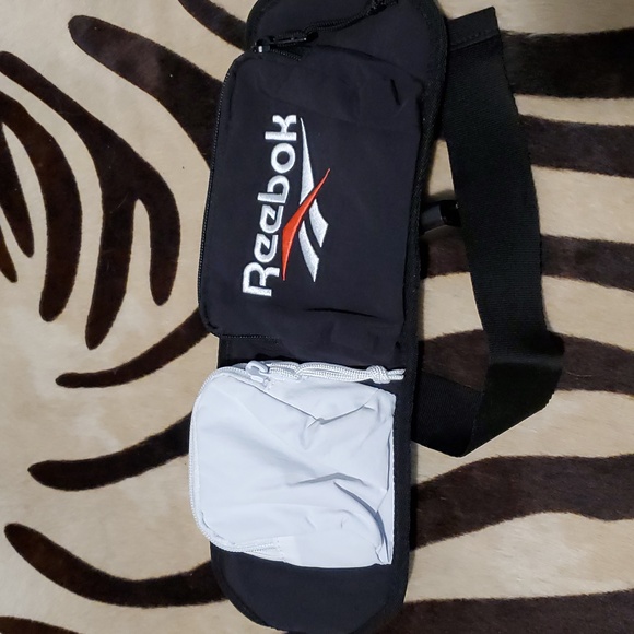 Reebok Classic 3 Pocket Fanny Pack NWOT - Picture 1 of 6